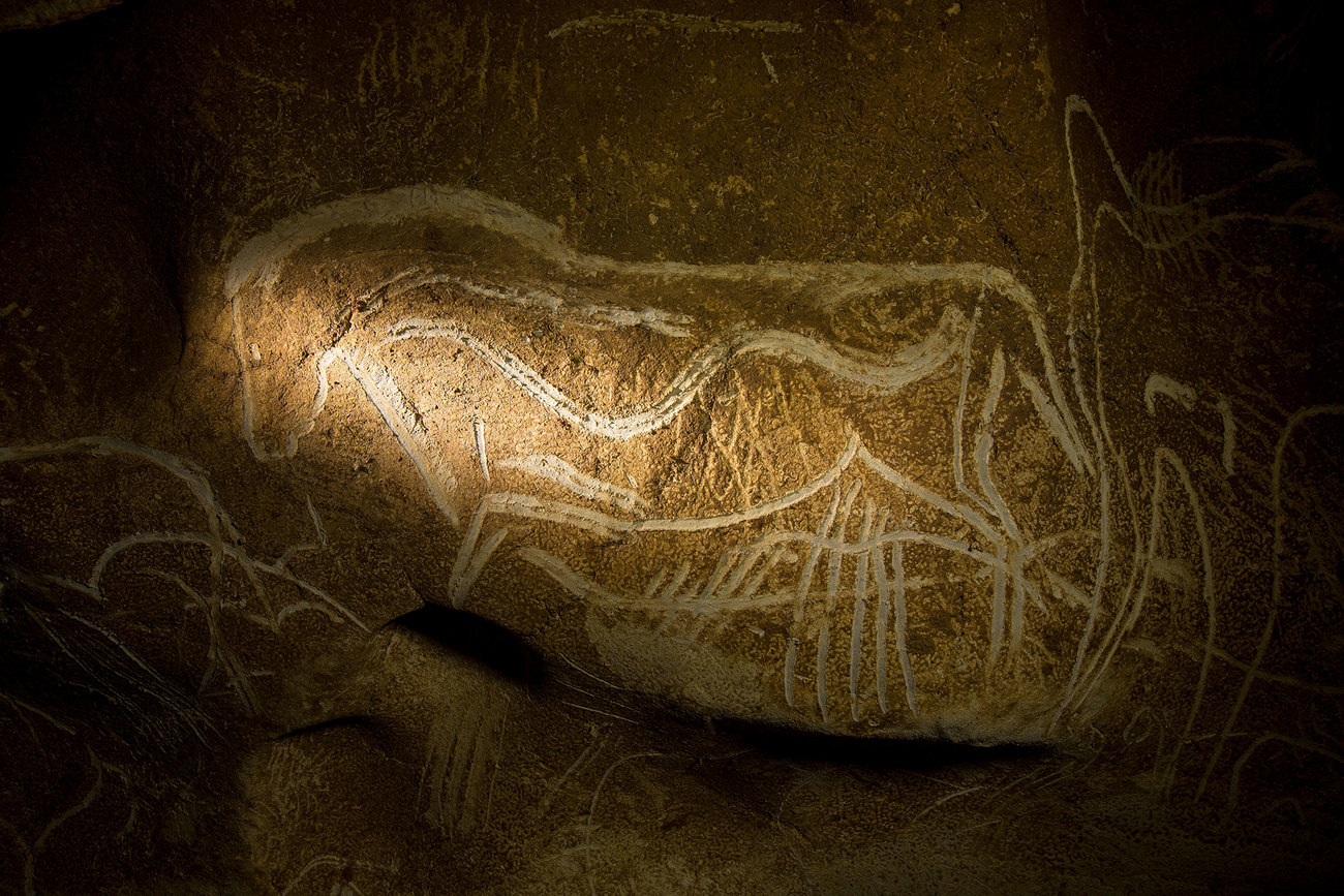 26 000 წლის წინ ტალახში თითით ამოტვიფრული ცხენის ფიგურა, შოვეს გამოქვაბული.