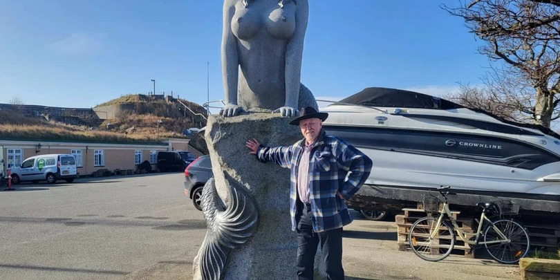 პიტერ ბეკი თავის ნამუშევართან ერთად